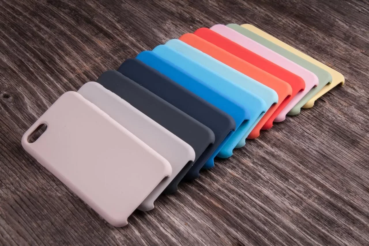 Supplier-published injection molding machine example for phone-case production